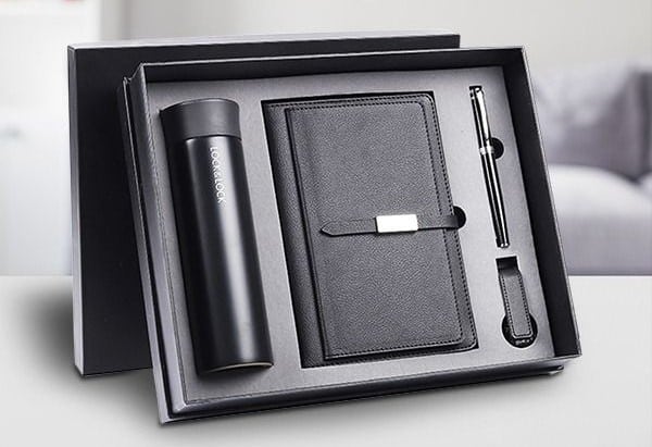 Personalized Corporate Gifts Dubai